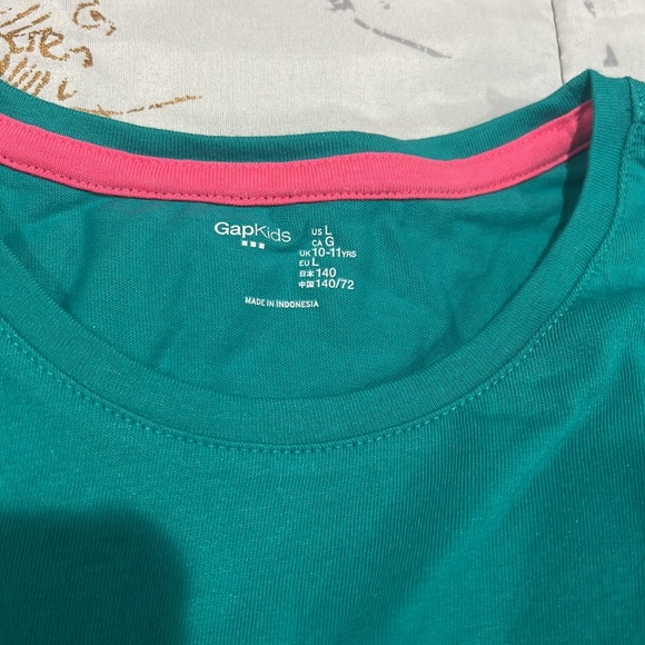 Gap tee - Picture 3 of 3